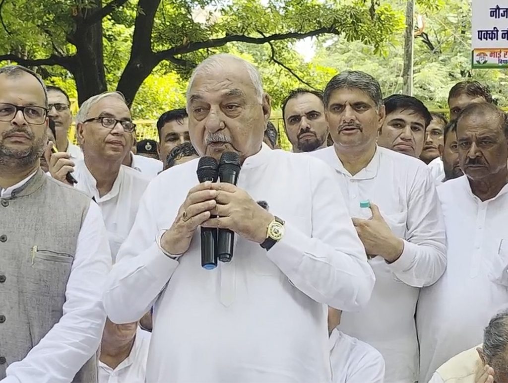 Congress Demands Regularisation of HKRN Employees
