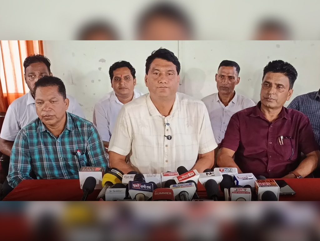 Teachers Urge HP Education Board to Clear Dues