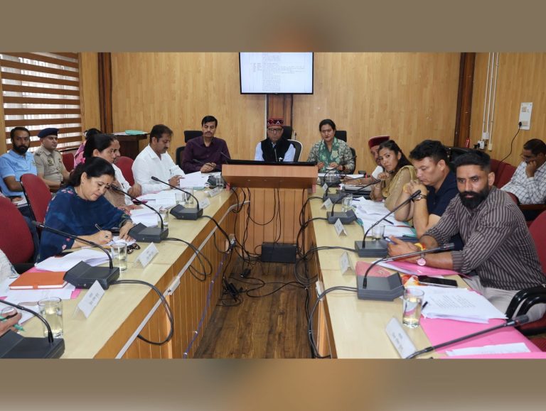 Kullu Zila Parishad reviews rural infrastructure; officials directed to resolve water and road issues