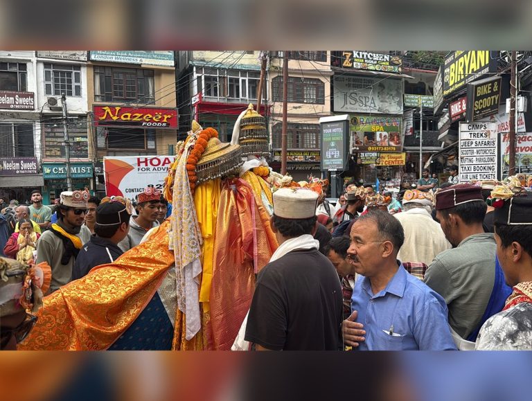 Devta Raja Ghepan, Mata Hidimba reach Manali