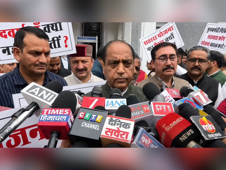 Political face off continues outside Himachal Assembly