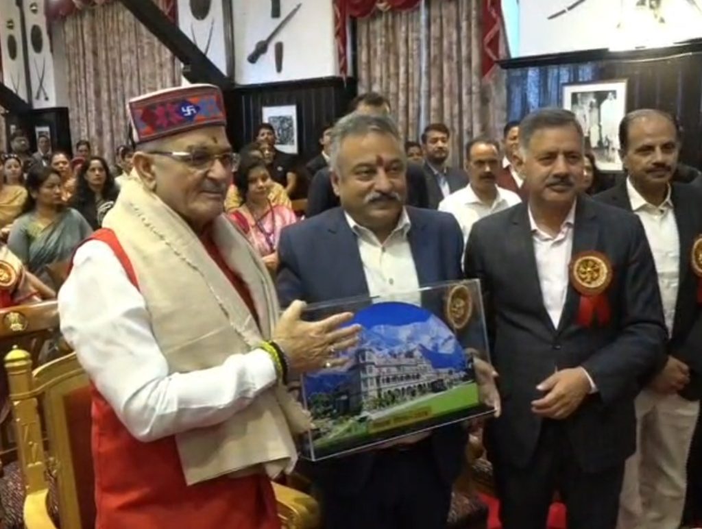 32 teachers honored at state-level Teacher's Day event in Shimla