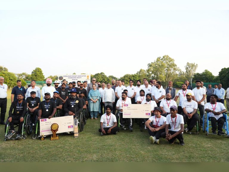 Governor-encourages-wheelchair-cricketers-at-Chandigarh-Punjab-match