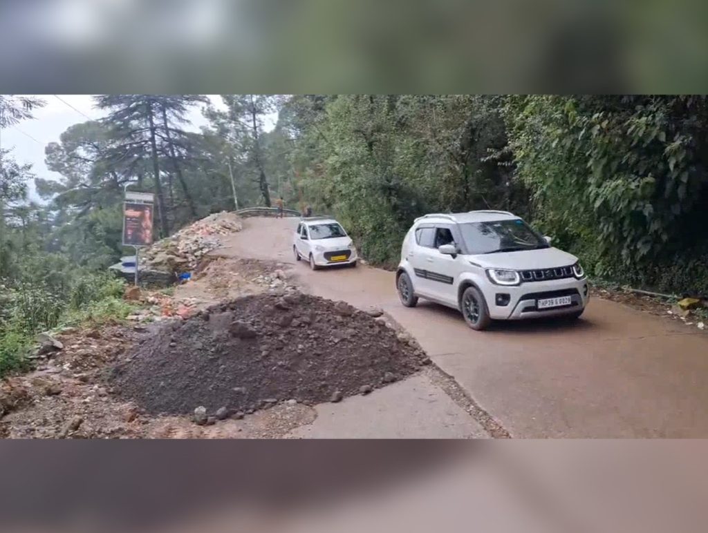 Poor condition of Khada Danda road hits tourism business, Hoteliers raise concern