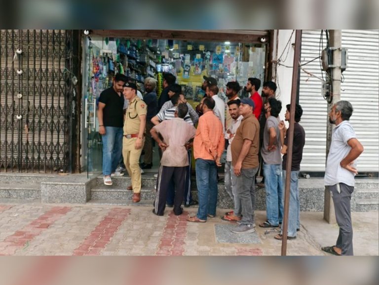 Worker dies as neck gets trapped in makeshift lift at Pinjore depot 