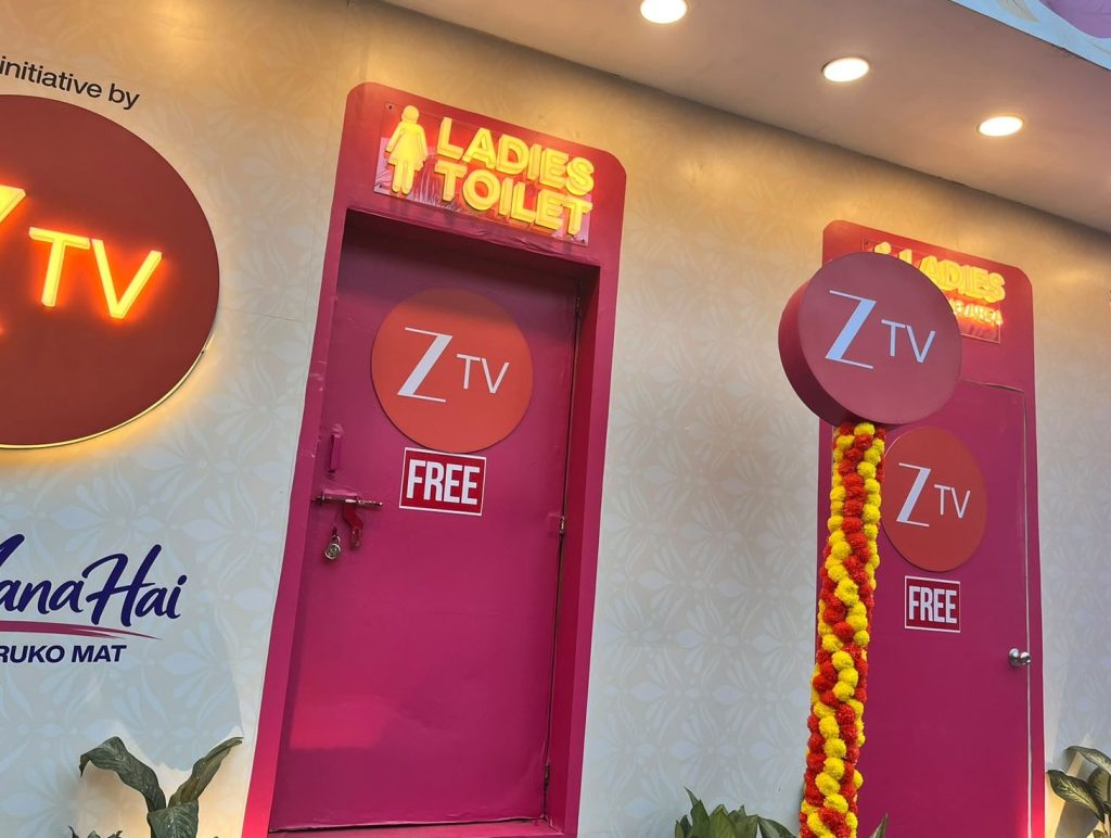 Zee TV sets up ‘Ladies Special’ washroom near Mumbai pandal