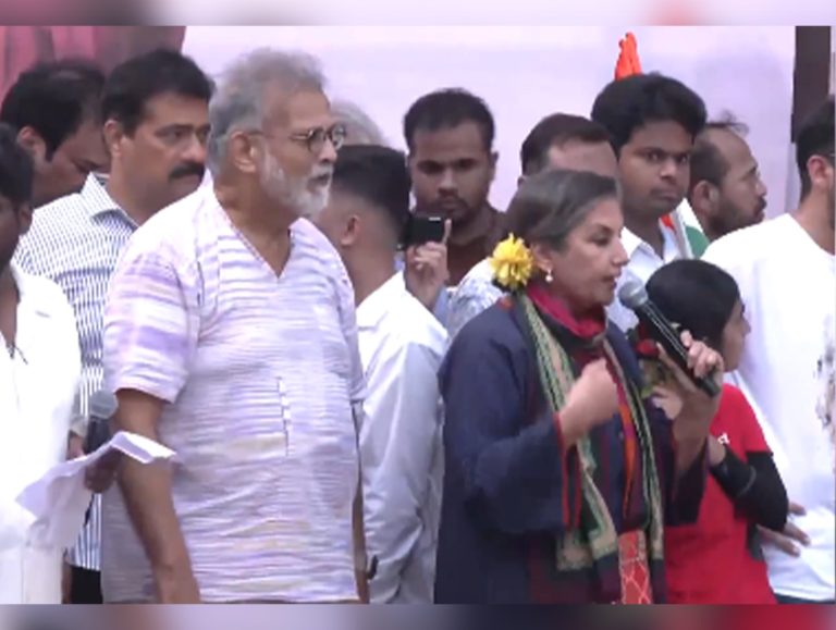 700 detained near Jantar Mantar over CEC ouster demand