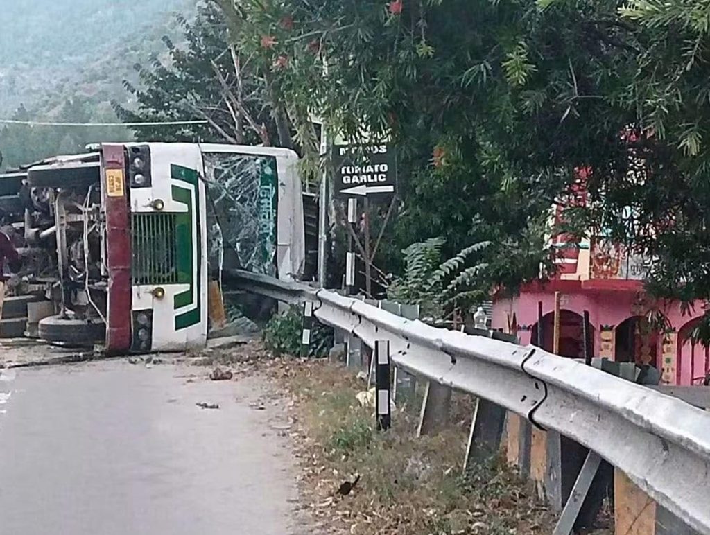 HRTC bus overturns on Manali-Pathankot route