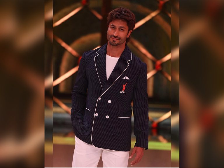 Vidyut Jammwal’s 16-Minute Breath Challenge leaves his fans impressed