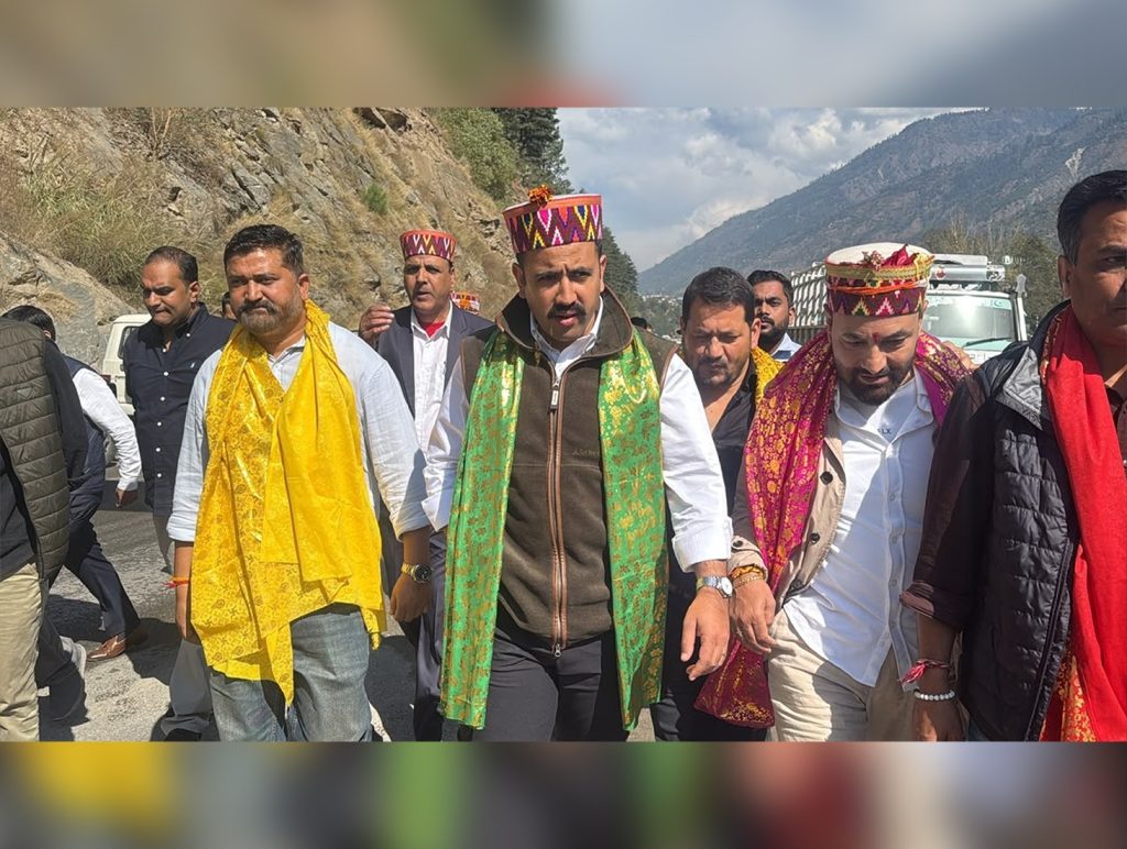 Vikramaditya Singh urges joint action on state, national highways